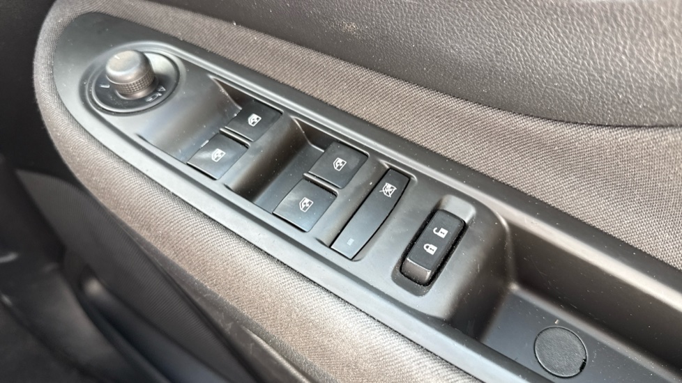 Vauxhall Mokka X 1.4T Active 5dr Petrol Hatchback - Image 26