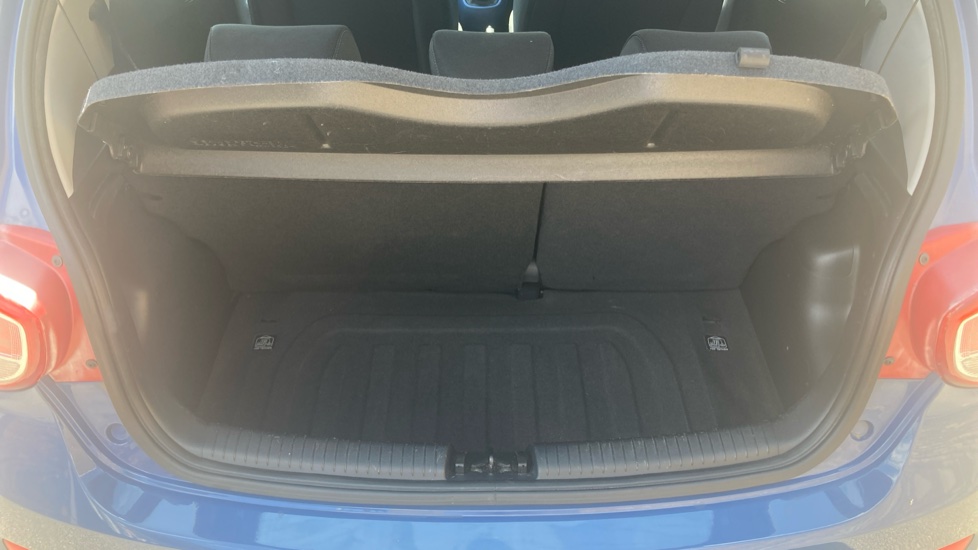 Hyundai i10 1.0 SE 5dr Petrol Hatchback - Image 4