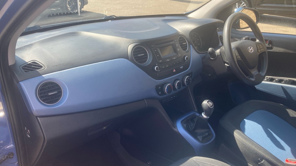 Hyundai i10 1.0 SE 5dr Petrol Hatchback - Image 9