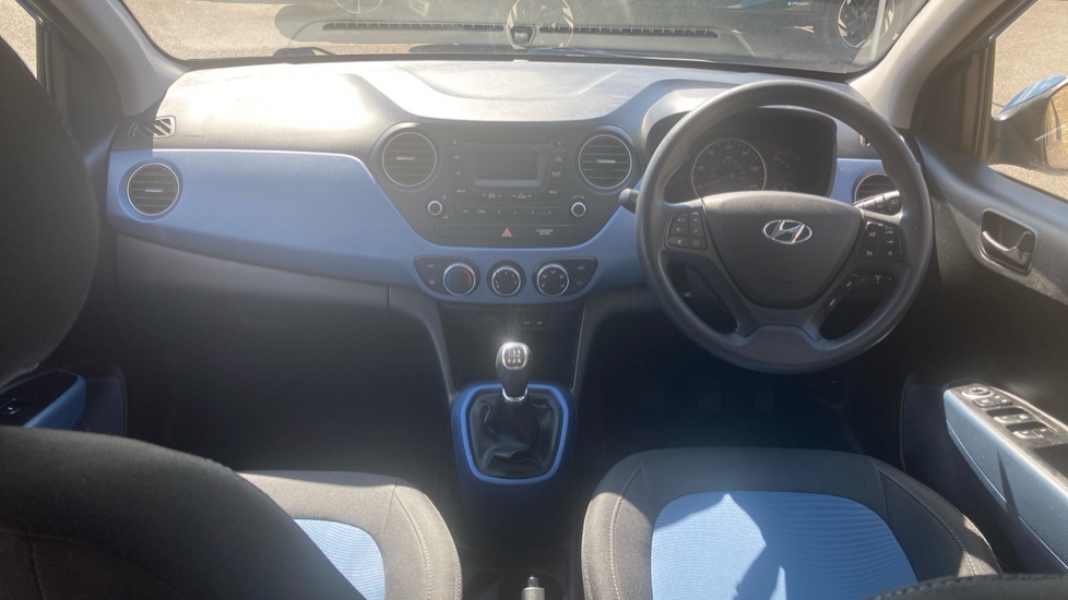 Hyundai i10 1.0 SE 5dr Petrol Hatchback - Image 10