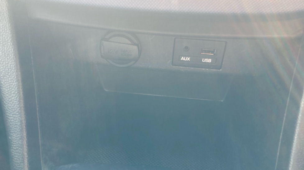 Hyundai i10 1.0 SE 5dr Petrol Hatchback - Image 25