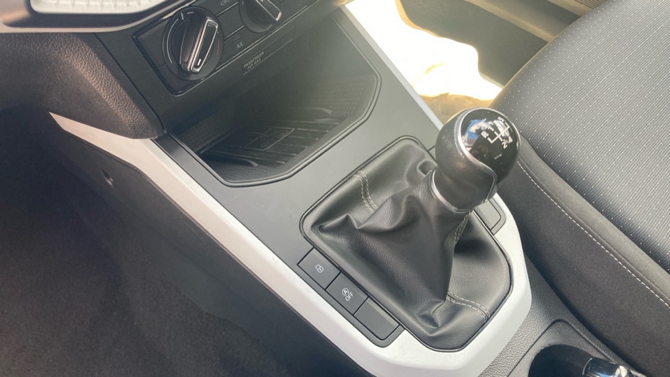 SEAT Arona 1.0 TSI SE Technology 5dr Petrol Hatchback - Image 13