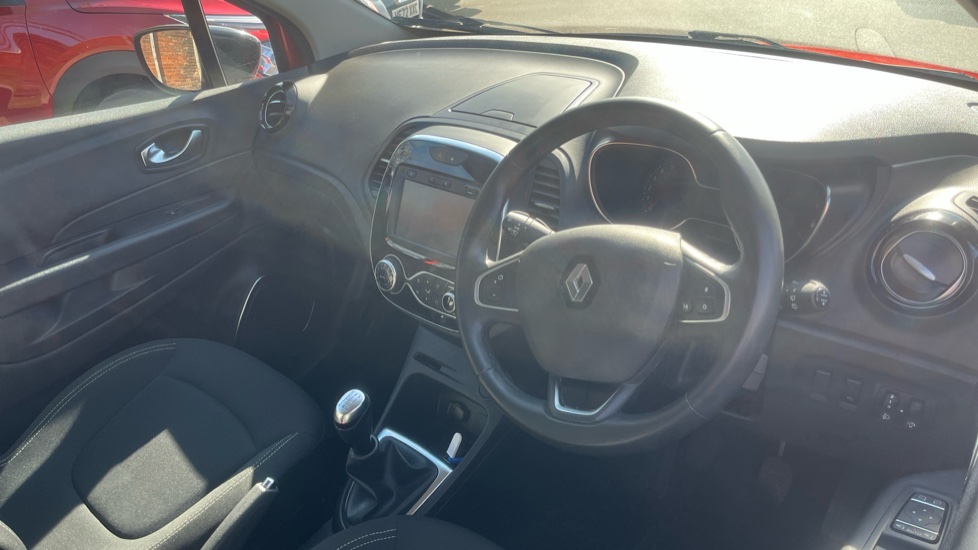 Renault Captur 0.9 TCE 90 Iconic 5dr Petrol Hatchback - Image 11