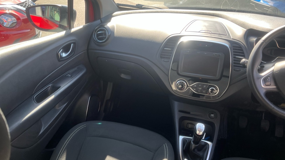 Renault Captur 0.9 TCE 90 Iconic 5dr Petrol Hatchback - Image 14