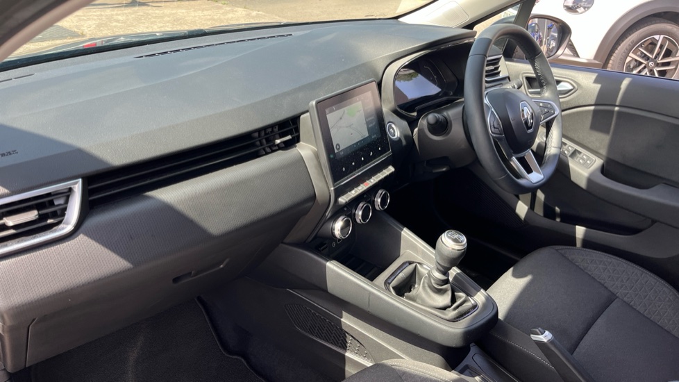 Renault Clio 1.0 TCe 90 Evolution 5dr Petrol Hatchback - Image 9