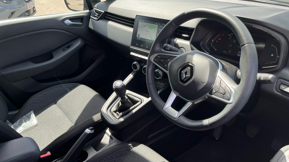 Renault Clio 1.0 TCe 90 Evolution 5dr Petrol Hatchback - Image 11