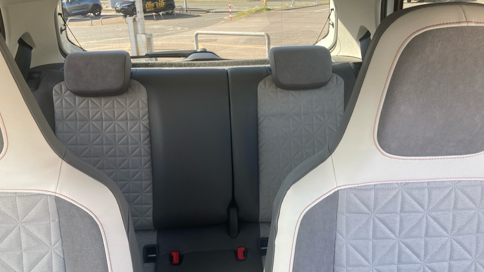 Volkswagen Up 1.0 65PS Beats 5dr Petrol Hatchback - Image 15