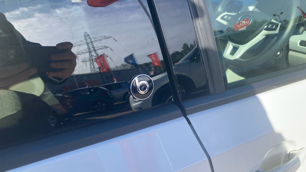 Volkswagen Up 1.0 65PS Beats 5dr Petrol Hatchback - Image 24