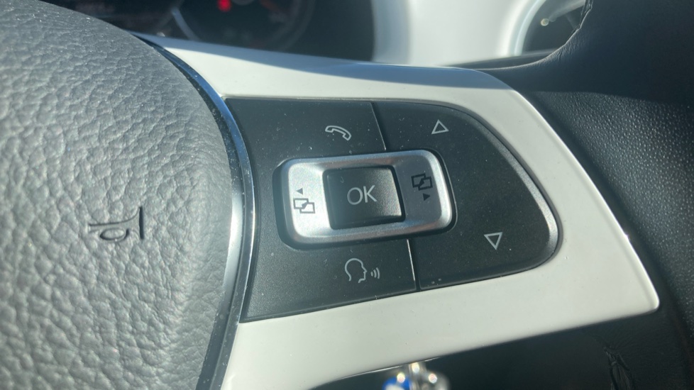 Volkswagen Up 1.0 65PS Beats 5dr Petrol Hatchback - Image 30