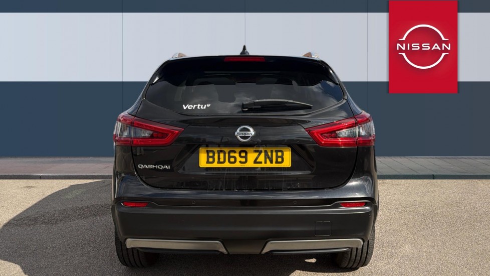 Nissan Qashqai 1.3 DiG-T N-Connecta 5dr [Glass Roof Pack] Petrol Hatchback - Image 6