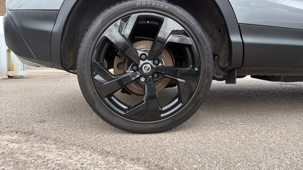 Nissan Qashqai 1.5 dCi Tekna [Glass Roof Pack] 5dr Diesel Hatchback - Image 7