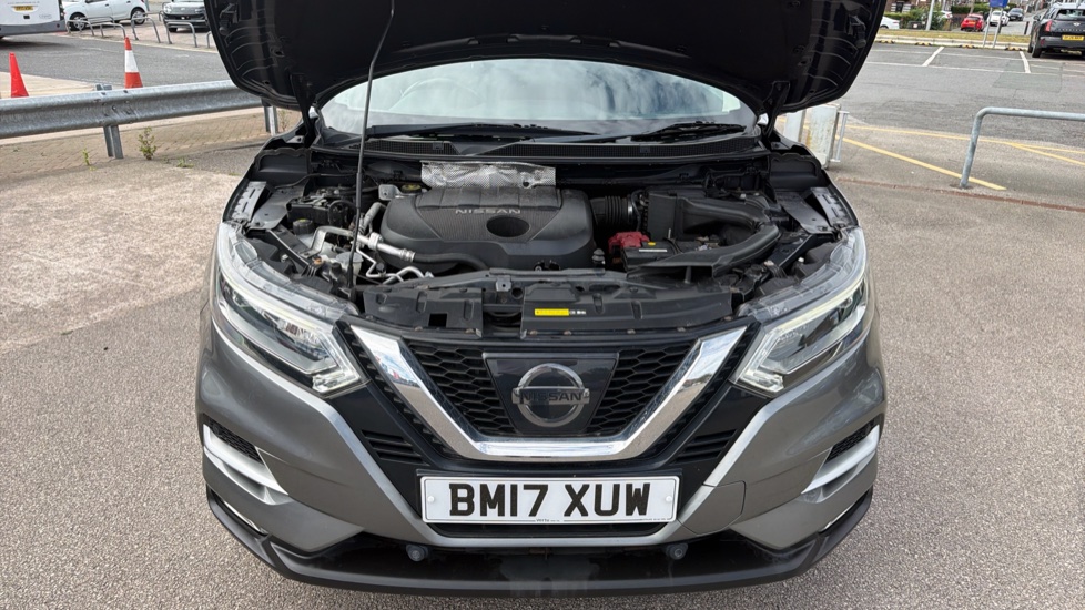 Nissan Qashqai 1.5 dCi Tekna [Glass Roof Pack] 5dr Diesel Hatchback - Image 8