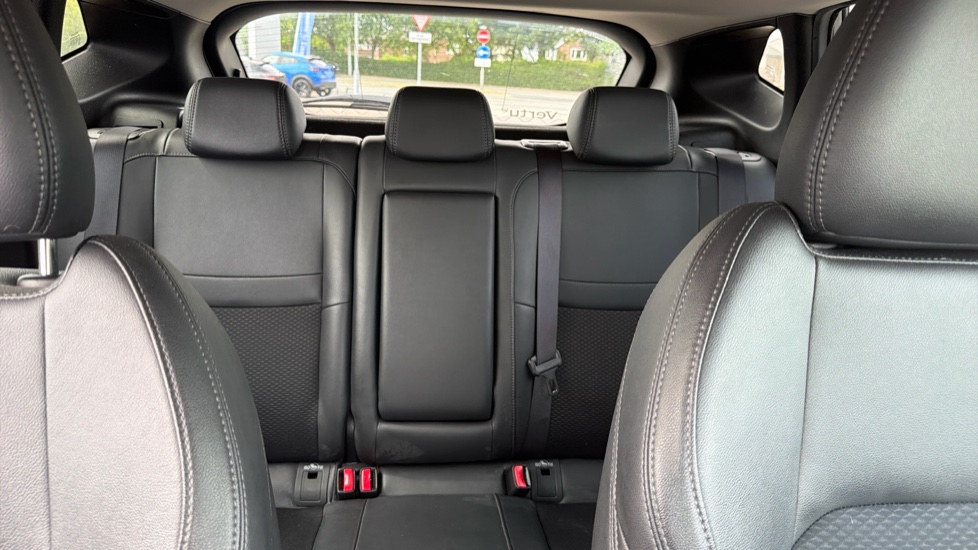 Nissan Qashqai 1.5 dCi Tekna [Glass Roof Pack] 5dr Diesel Hatchback - Image 15