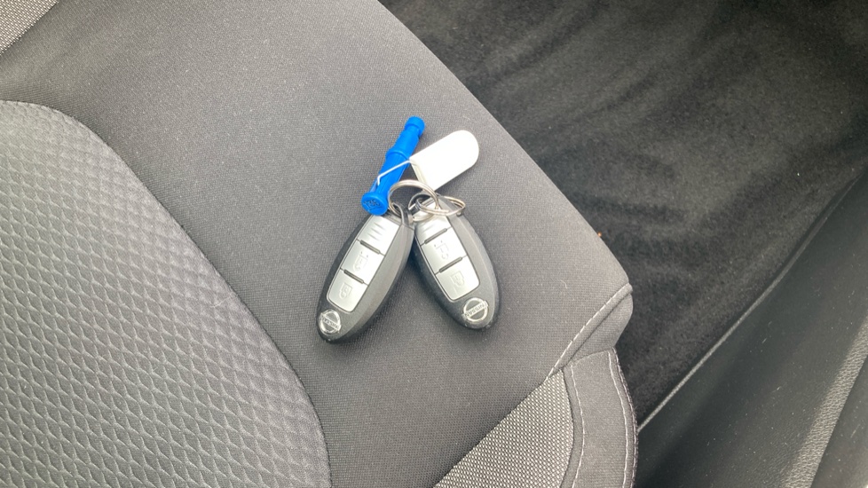 Nissan Qashqai 1.5 dCi 115 N-Connecta 5dr Diesel Hatchback - Image 20