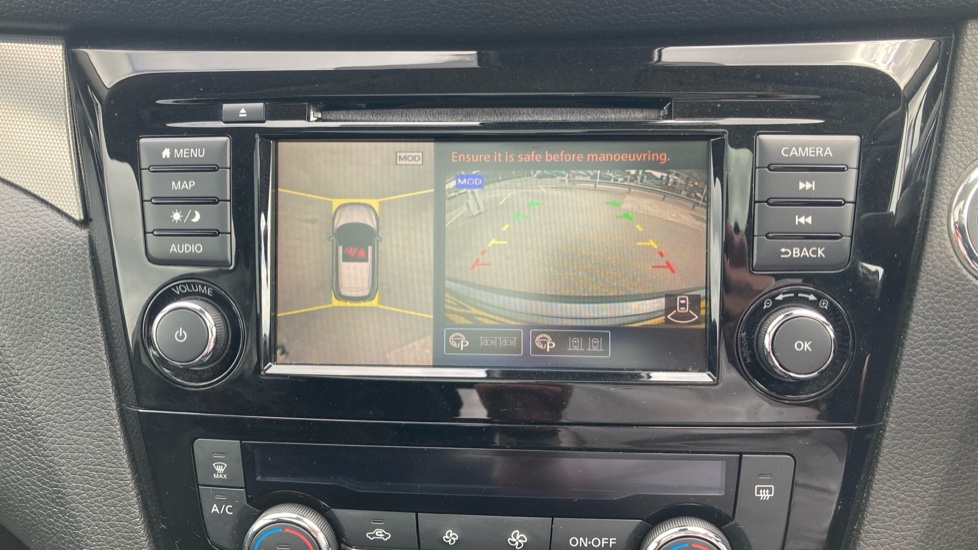 Nissan Qashqai 1.5 dCi 115 N-Connecta 5dr Diesel Hatchback - Image 21