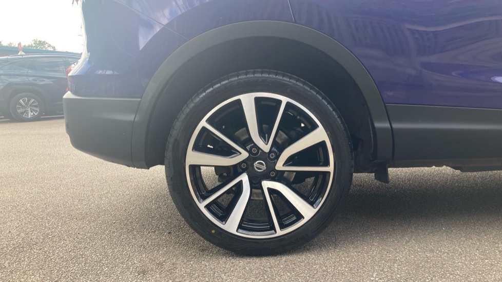 Nissan Qashqai 1.2 DiG-T Tekna [Non-Panoramic] 5dr Xtronic Petrol Hatchback - Image 7