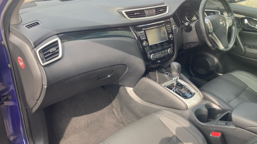Nissan Qashqai 1.2 DiG-T Tekna [Non-Panoramic] 5dr Xtronic Petrol Hatchback - Image 9