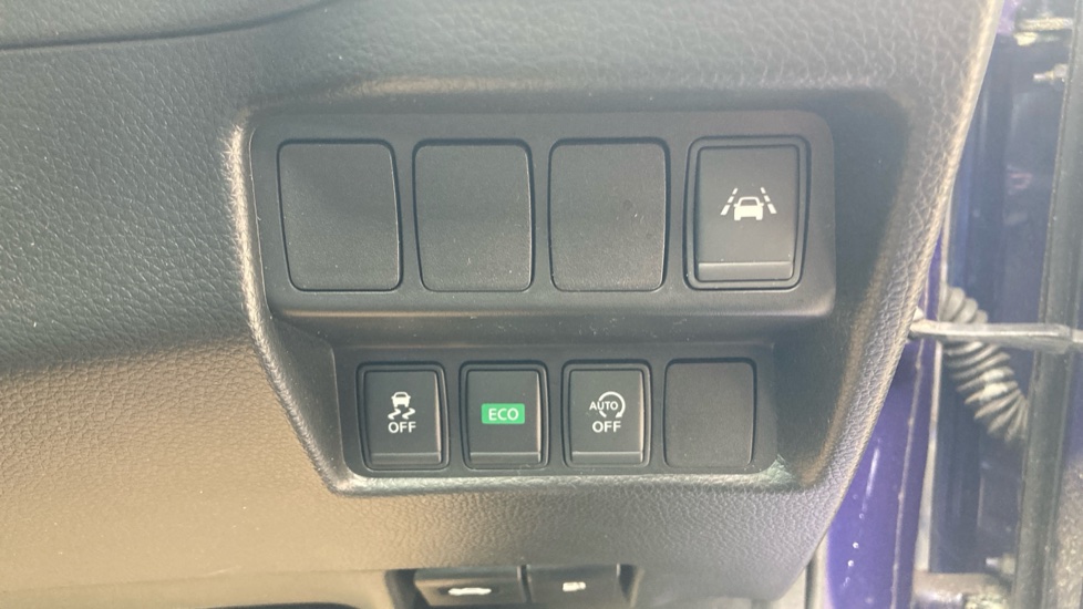 Nissan Qashqai 1.2 DiG-T Tekna [Non-Panoramic] 5dr Xtronic Petrol Hatchback - Image 26