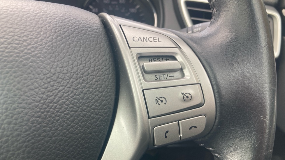 Nissan Qashqai 1.2 DiG-T Tekna [Non-Panoramic] 5dr Xtronic Petrol Hatchback - Image 28