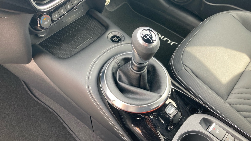 Nissan Juke 1.0 DiG-T Tekna 5dr Petrol Hatchback - Image 13