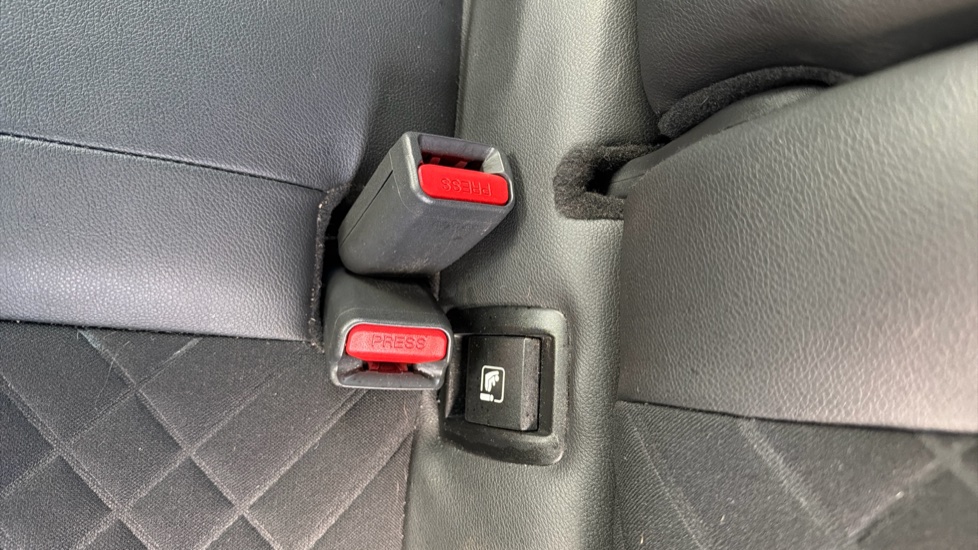 Nissan Juke 1.0 DiG-T 114 Tekna 5dr Petrol Hatchback - Image 17