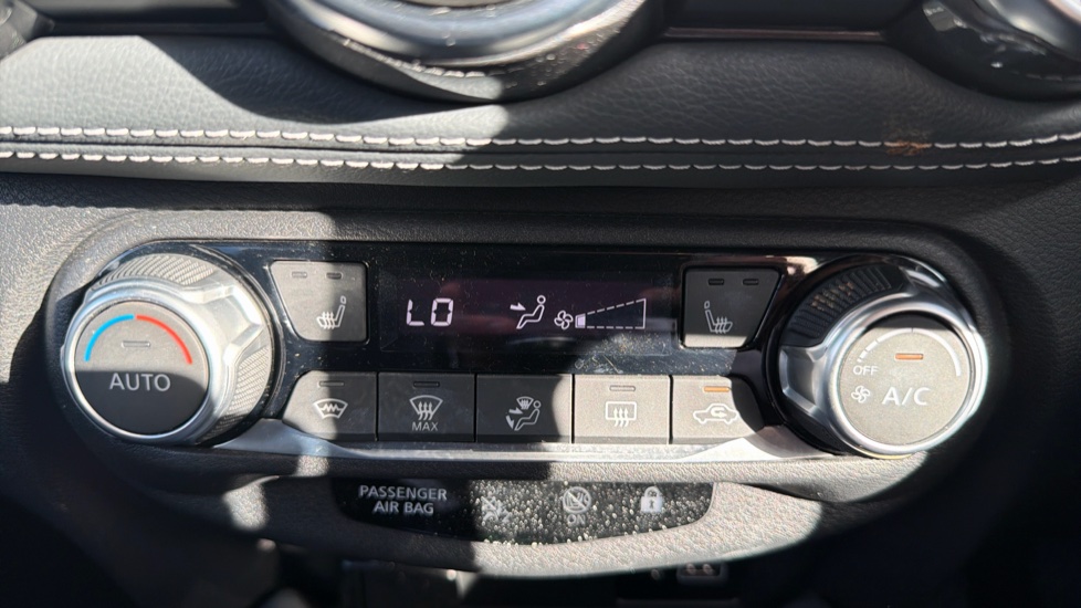 Nissan Juke 1.0 DiG-T 114 Tekna 5dr Petrol Hatchback - Image 21
