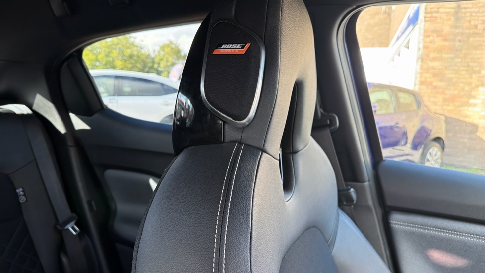 Nissan Juke 1.0 DiG-T 114 Tekna 5dr Petrol Hatchback - Image 28