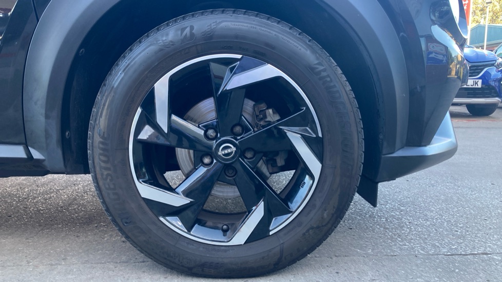 Nissan Juke 1.0 DiG-T 114 N-Connecta 5dr Petrol Hatchback - Image 7