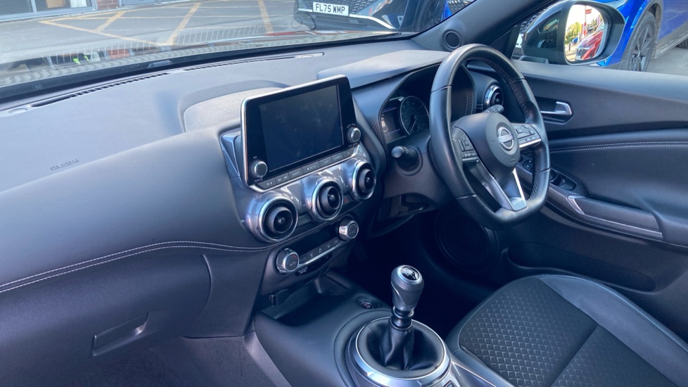 Nissan Juke 1.0 DiG-T 114 N-Connecta 5dr Petrol Hatchback - Image 9