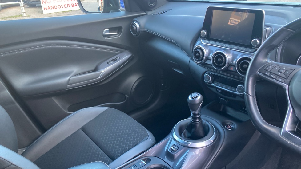 Nissan Juke 1.0 DiG-T 114 N-Connecta 5dr Petrol Hatchback - Image 14