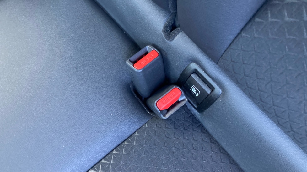 Nissan Juke 1.0 DiG-T 114 N-Connecta 5dr Petrol Hatchback - Image 17