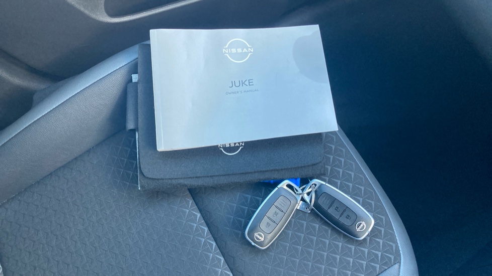 Nissan Juke 1.0 DiG-T 114 N-Connecta 5dr Petrol Hatchback - Image 19