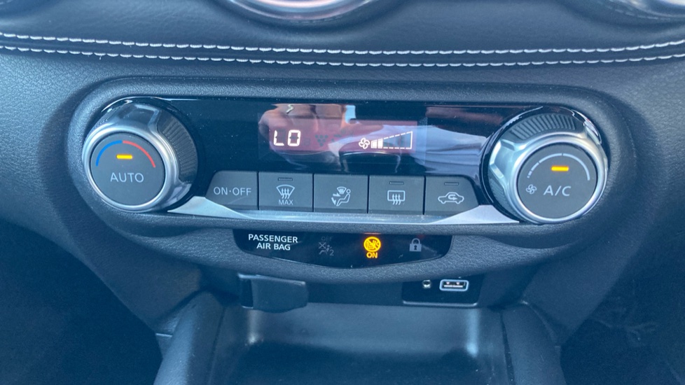 Nissan Juke 1.0 DiG-T 114 N-Connecta 5dr Petrol Hatchback - Image 23
