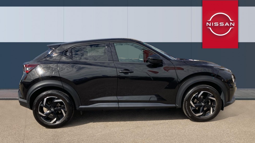Nissan Juke 1.0 DiG-T 114 N-Connecta 5dr DCT Petrol Hatchback - Image 5