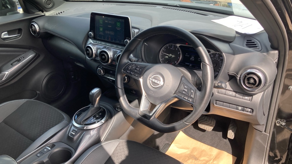 Nissan Juke 1.0 DiG-T 114 N-Connecta 5dr DCT Petrol Hatchback - Image 11