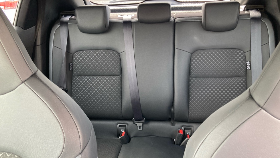 Nissan Juke 1.0 DiG-T 114 N-Connecta 5dr DCT Petrol Hatchback - Image 15