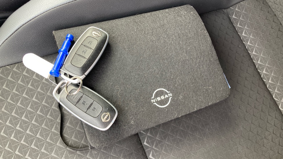 Nissan Juke 1.0 DiG-T 114 N-Connecta 5dr DCT Petrol Hatchback - Image 19