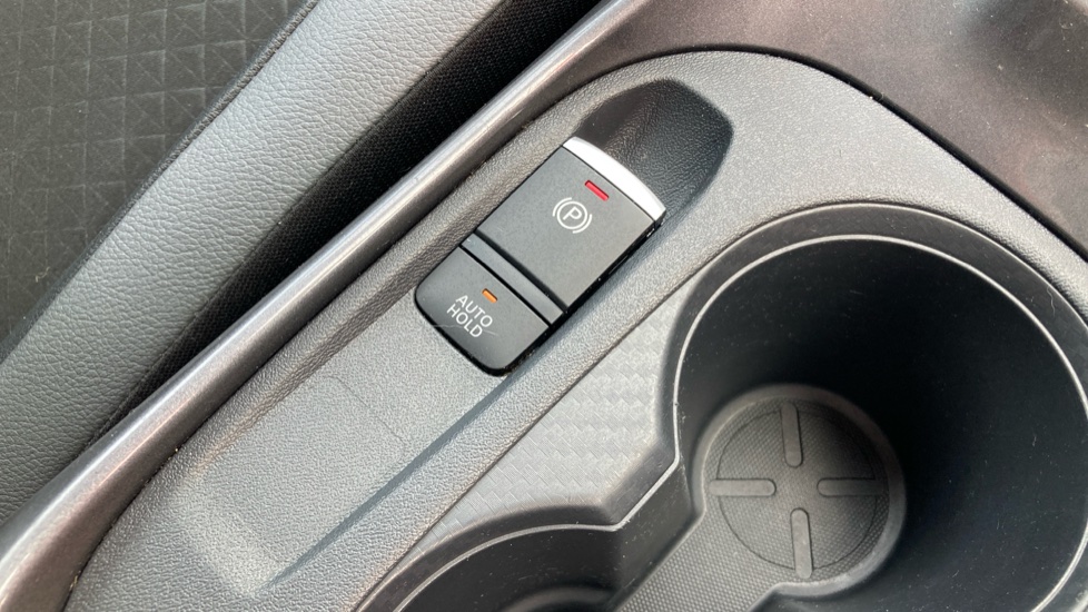 Nissan Juke 1.0 DiG-T 114 N-Connecta 5dr DCT Petrol Hatchback - Image 27