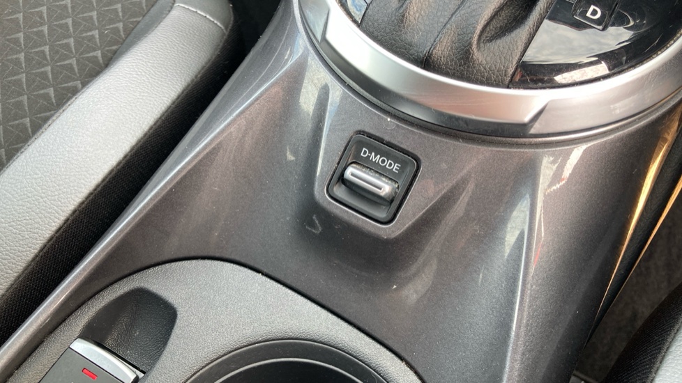 Nissan Juke 1.0 DiG-T 114 N-Connecta 5dr DCT Petrol Hatchback - Image 28