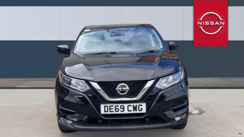 Nissan Qashqai 1.3 DiG-T 160 Acenta Premium 5dr Petrol Hatchback - Image 3