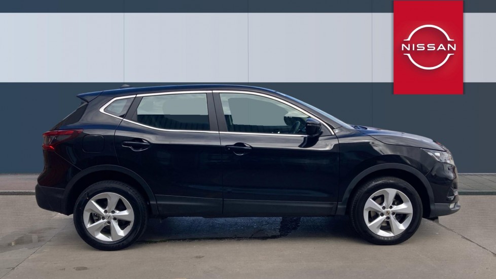 Nissan Qashqai 1.3 DiG-T 160 Acenta Premium 5dr Petrol Hatchback - Image 5