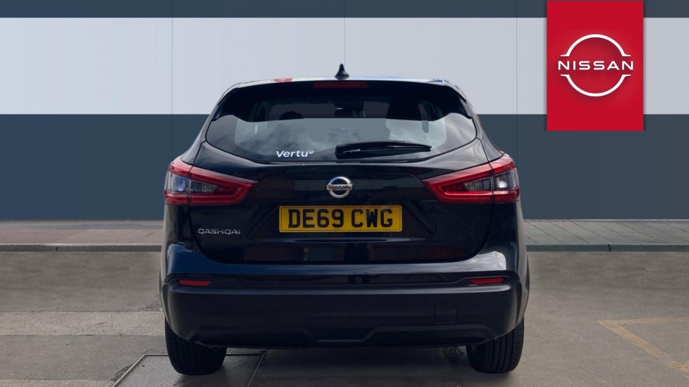 Nissan Qashqai 1.3 DiG-T 160 Acenta Premium 5dr Petrol Hatchback - Image 6