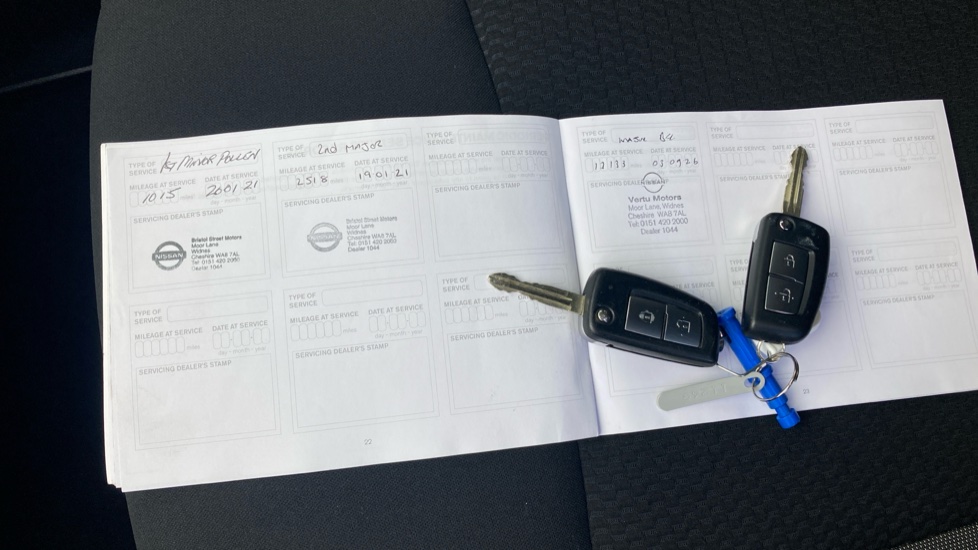 Nissan Qashqai 1.3 DiG-T 160 Acenta Premium 5dr Petrol Hatchback - Image 19