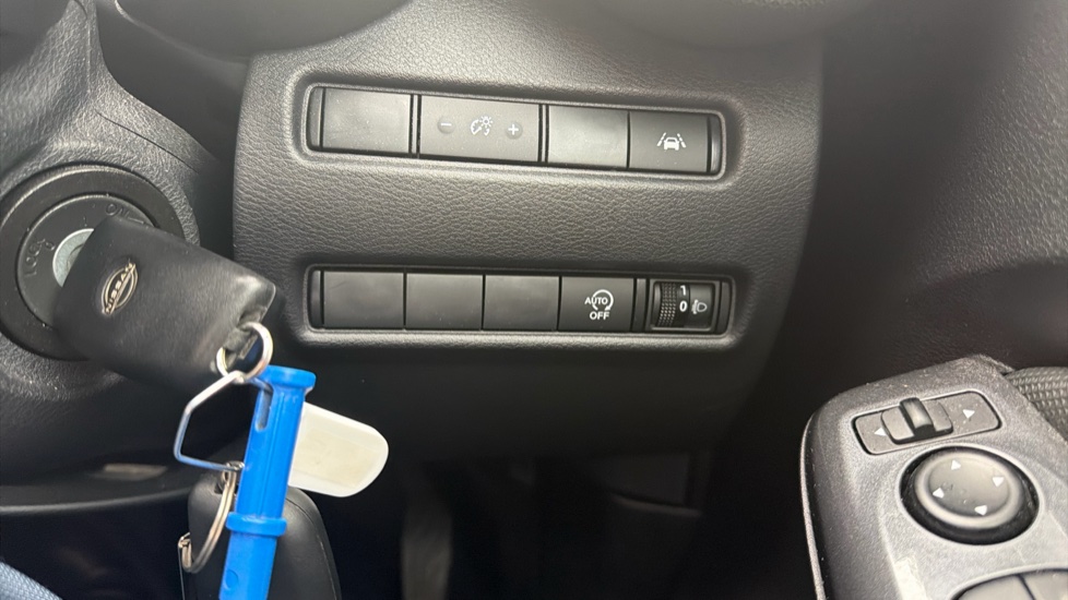 Nissan Juke 1.0 DiG-T 114 Acenta 5dr Petrol Hatchback - Image 25