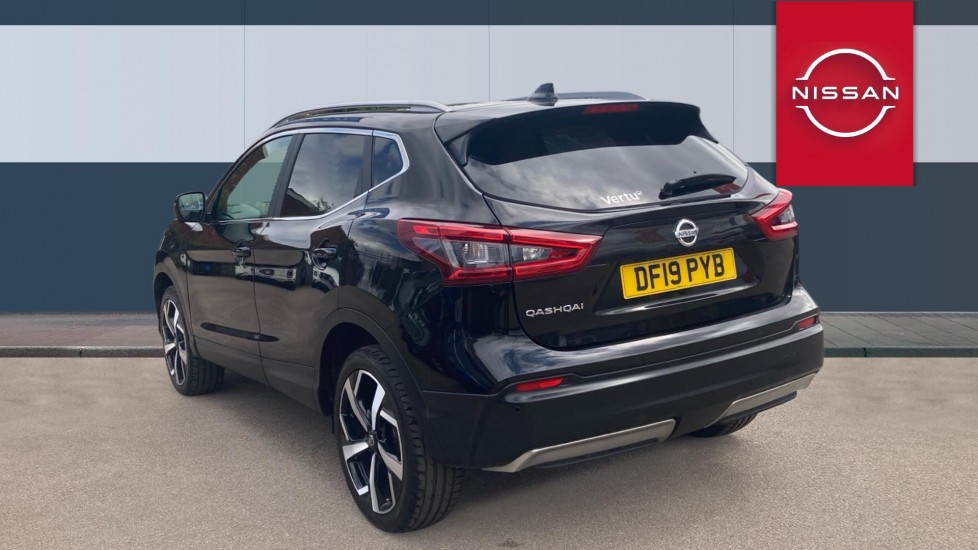 Nissan Qashqai 1.3 DiG-T Tekna 5dr Petrol Hatchback - Image 2