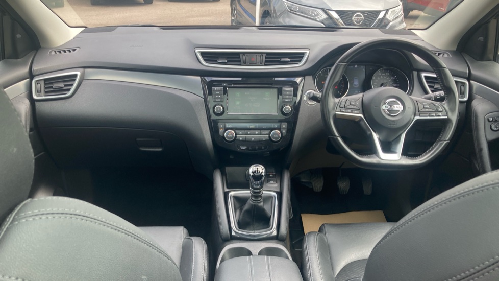 Nissan Qashqai 1.3 DiG-T Tekna 5dr Petrol Hatchback - Image 10