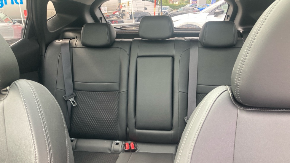 Nissan Qashqai 1.3 DiG-T Tekna 5dr Petrol Hatchback - Image 15