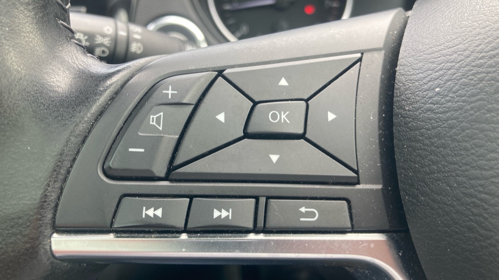 Nissan Qashqai 1.3 DiG-T Tekna 5dr Petrol Hatchback - Image 30