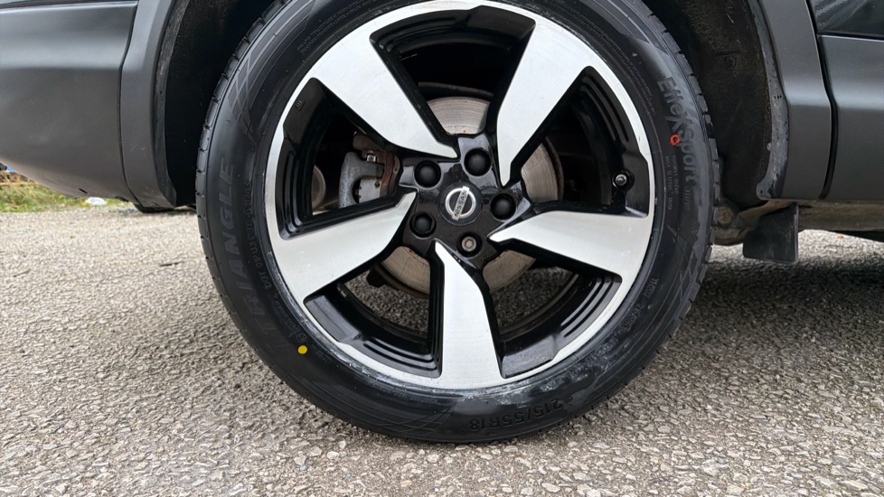 Nissan Qashqai 1.6 DiG-T N-Tec+ 5dr Petrol Hatchback - Image 7