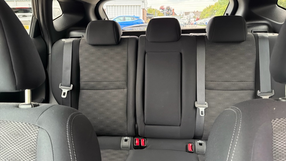 Nissan Qashqai 1.6 DiG-T N-Tec+ 5dr Petrol Hatchback - Image 15